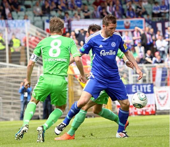  基尔荷尔施泰因攻势凶猛，德甲新军展现非凡实力